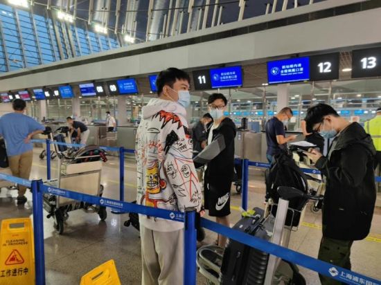 2025年第三季度全球PC市场出货量增长分析，联想保持领先